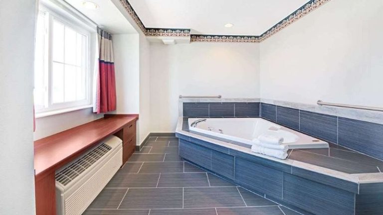 Microtel Inn & Suites by Wyndham Urbandale/Des Moines