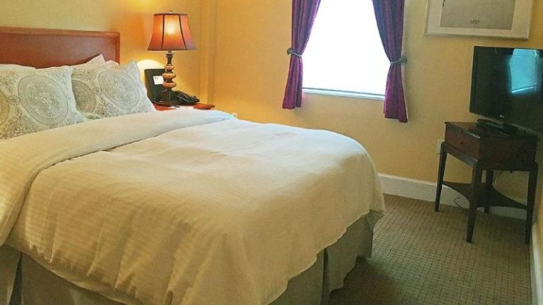 Morris House Hotel