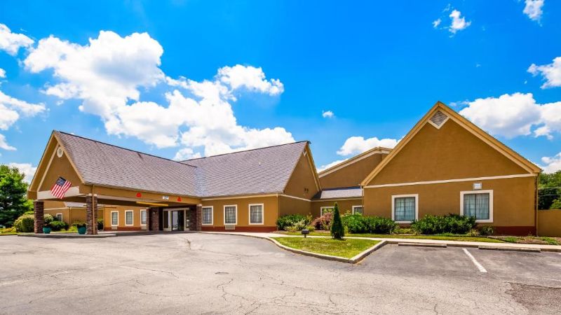 SureStay Plus Hotel by Best Western Wytheville, room with private jacuzzi, photo 4