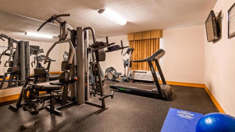 SureStay Plus Hotel by Best Western Wytheville, room with private jacuzzi, photo 6