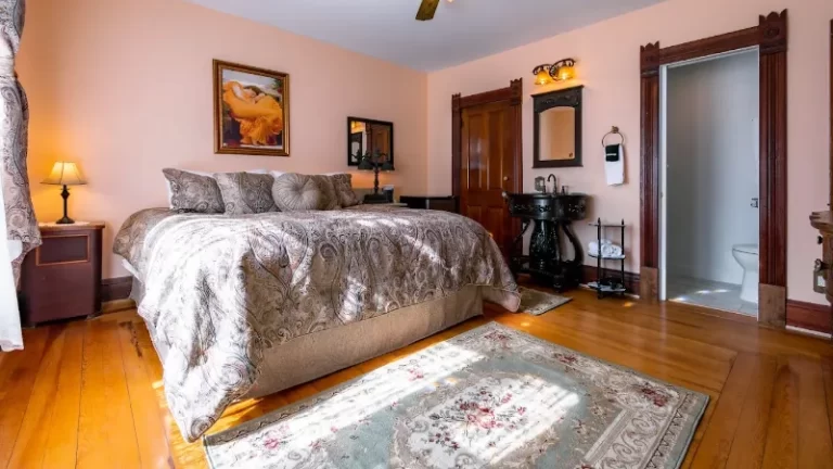 1899 Inn