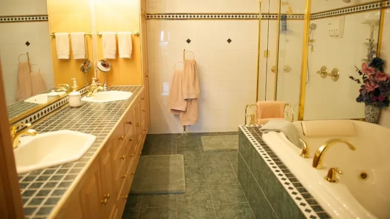 Alaska House of Jade Bed and Breakfast
