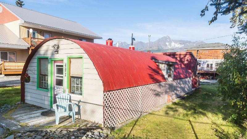 Alaska’s Point of View, room with private jacuzzi, photo 6