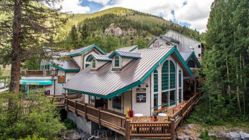 Alpine Village Suites, room with private jacuzzi, photo 7