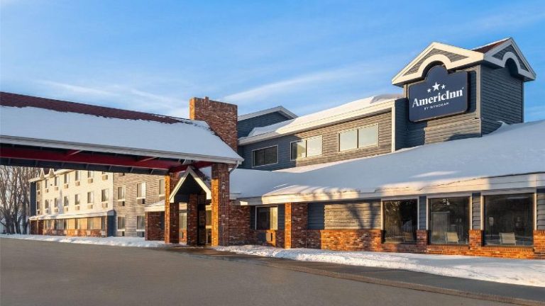 AmericInn by Wyndham Grand Forks