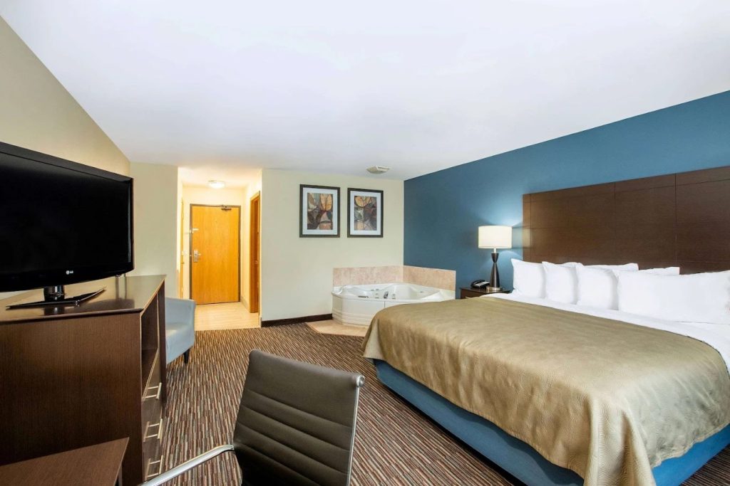 AmericInn by Wyndham Jefferson