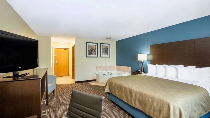 AmericInn by Wyndham Jefferson