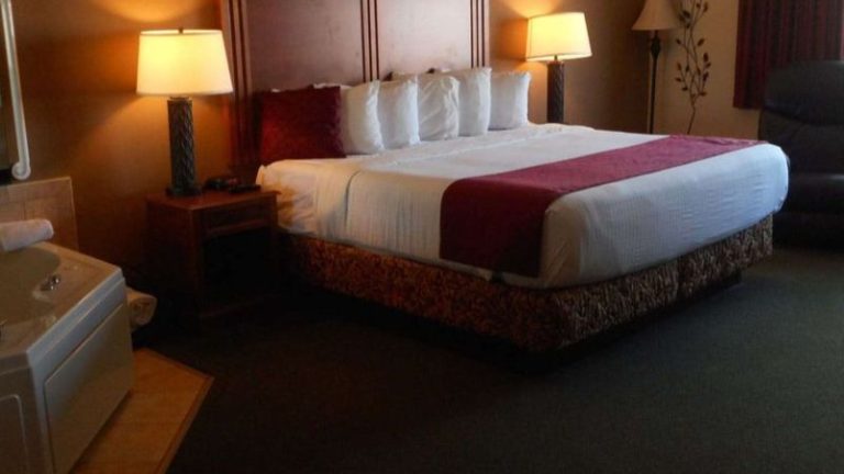 AmericInn by Wyndham McAlester