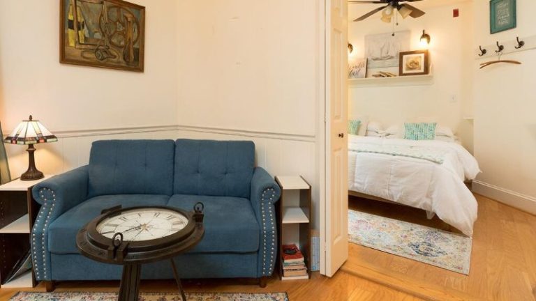 Artful Lodger Inn