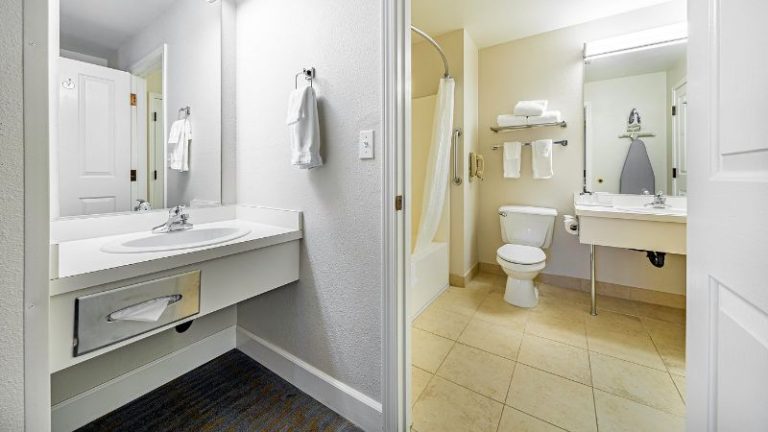 Ashland Hills Hotel & Suites