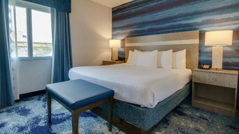 Atlantic Sands Hotel & Conference Center