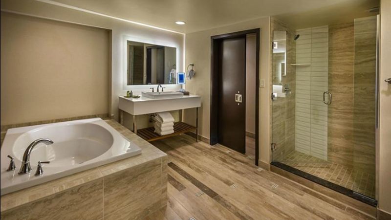 Bally’s Lake Tahoe, room with private jacuzzi, photo 1