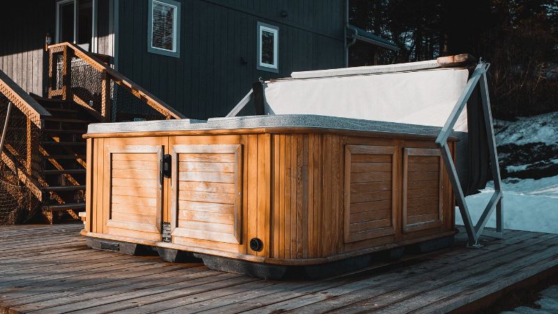 Baycrest Lodge in Homer, Alaska, room with private jacuzzi, photo 3