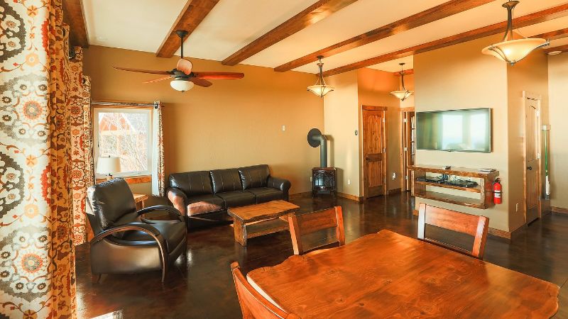 Baycrest Lodge in Homer, Alaska, room with private jacuzzi, photo 6