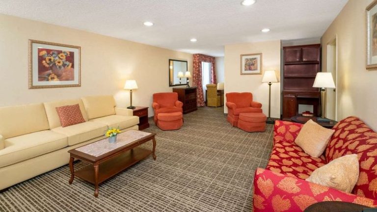 Baymont by Wyndham Knoxville/Cedar Bluff