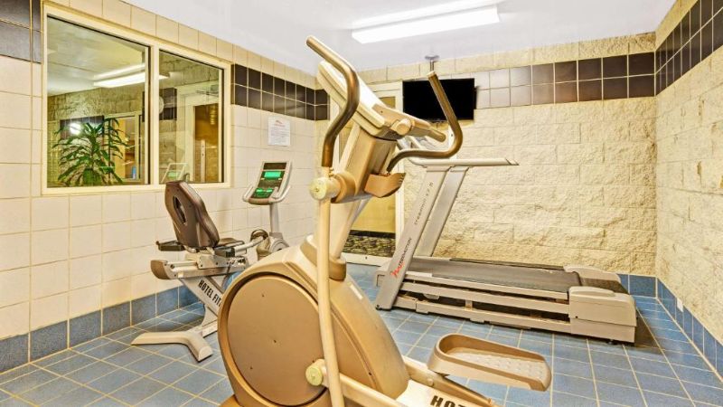 Baymont by Wyndham Wahpeton, room with private jacuzzi, photo 7
