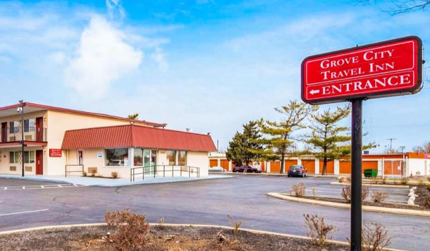 SureStay by Best Western Grove City, room with private jacuzzi, photo 8