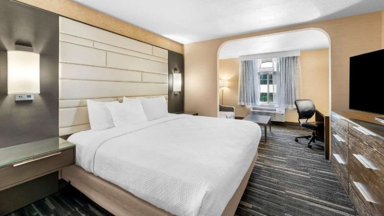 Best Western Plus Abbey Inn