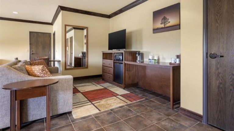 Best Western Plus Cimarron Hotel & Suites