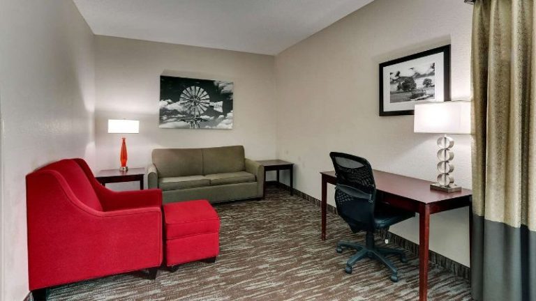 Best Western Plus University Inn & Suites