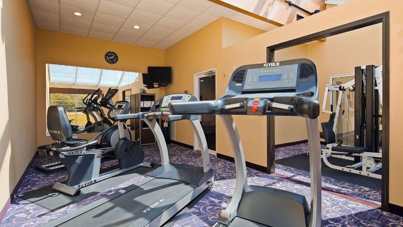 Best Western Resort Hotel & Conference Center, room with private jacuzzi, photo 6