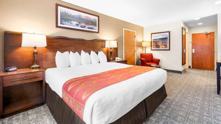 Best Western Rocky Mountain Lodge