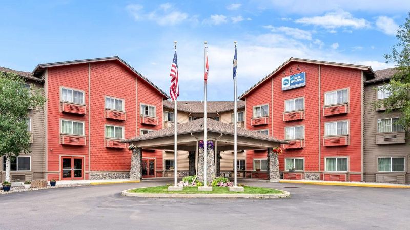 Best Western Rocky Mountain Lodge, room with private jacuzzi, photo 8