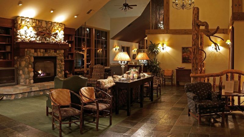 Bigfork Mountain Lake Lodge, room with private jacuzzi, photo 4