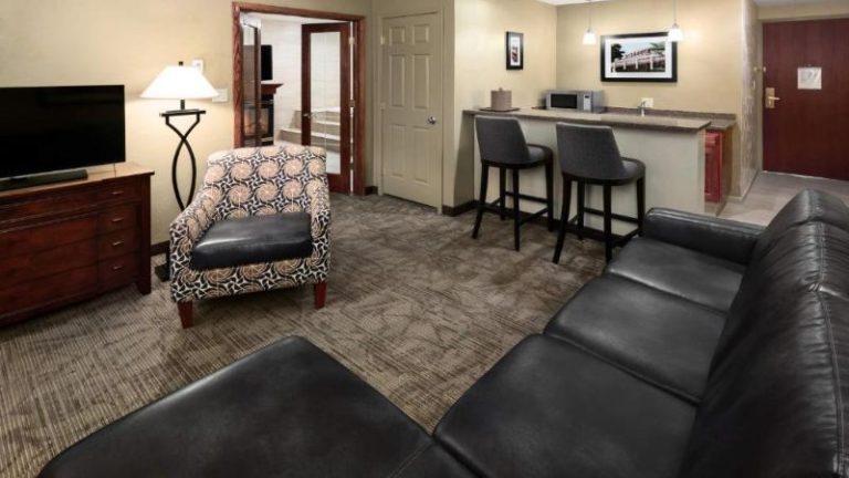 Bismarck Hotel and Conference Center