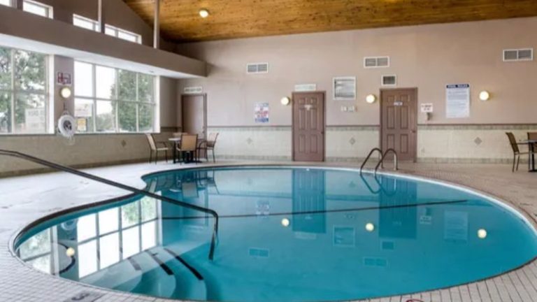 Bison Inn & Suites on University
