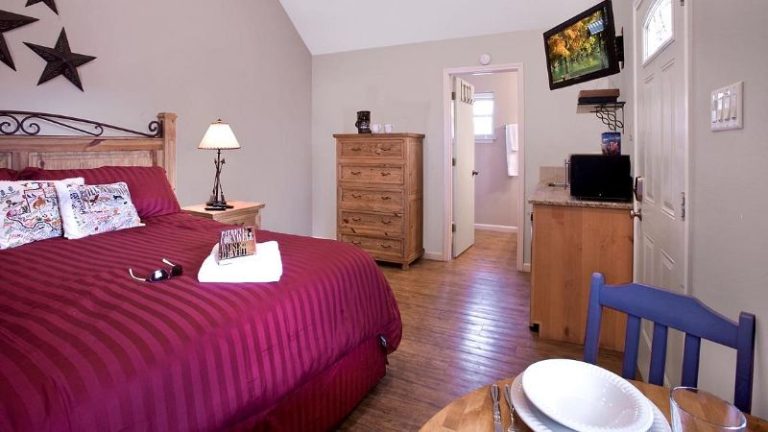 Blanco Riverside Cottages