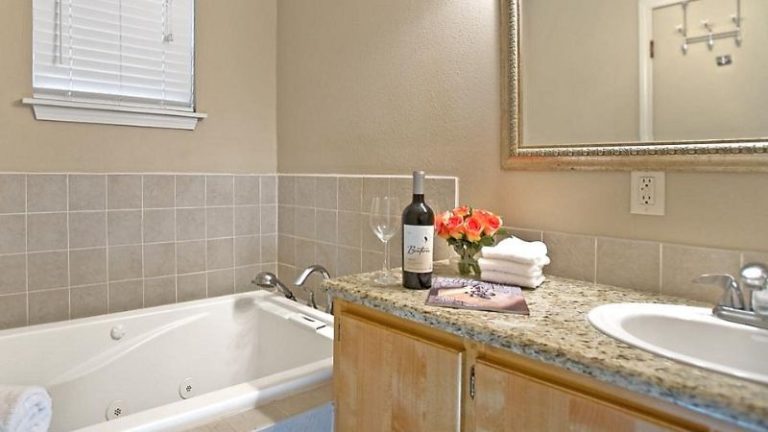 Blanco Riverside Cottages