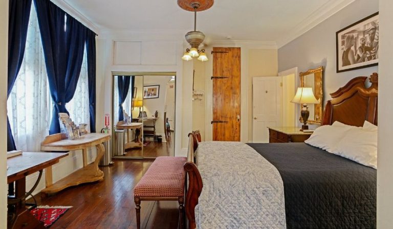 Blue60 Guest House