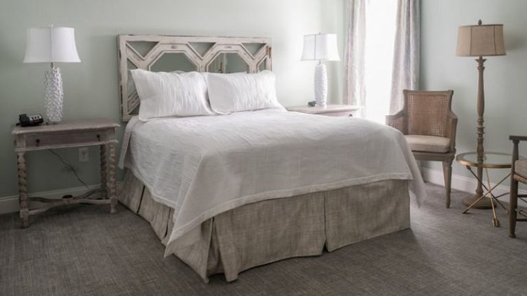 Carriage House Inn