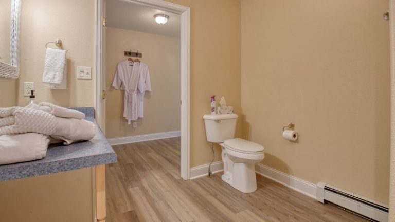 Castle Creek Manor Bed and Breakfast