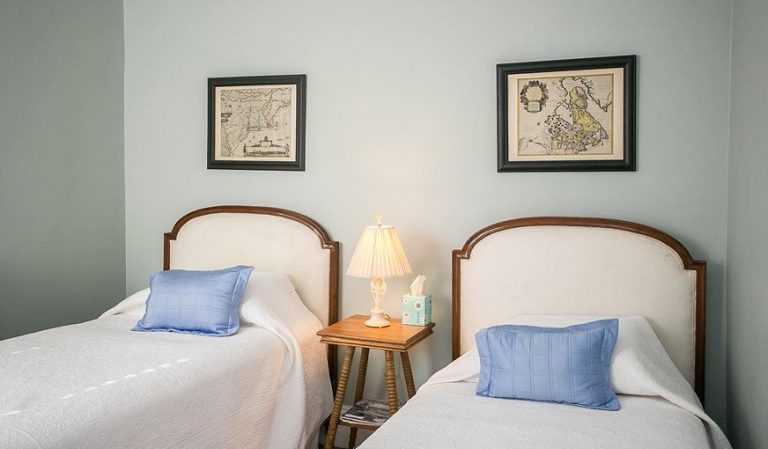 Chart House Inn