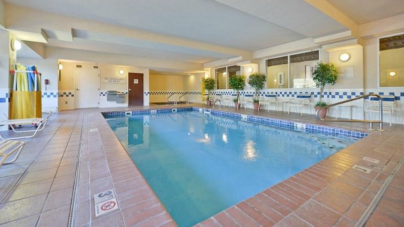 ClubHouse Inn West Yellowstone, room with private jacuzzi, photo 5