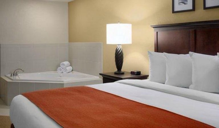 Comfort Inn & Suites