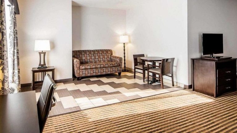 Comfort Inn & Suites