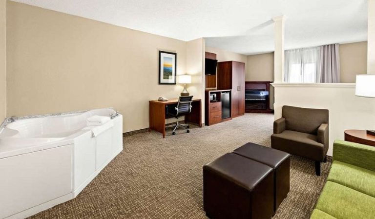 Comfort Suites Abingdon