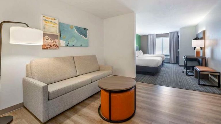 Comfort Suites Conference Center Rapid City