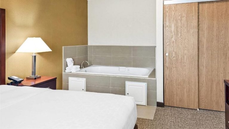 Comfort Suites Linn County Fairgrounds and Expo