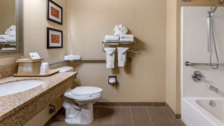Comfort Suites Linn County Fairgrounds and Expo