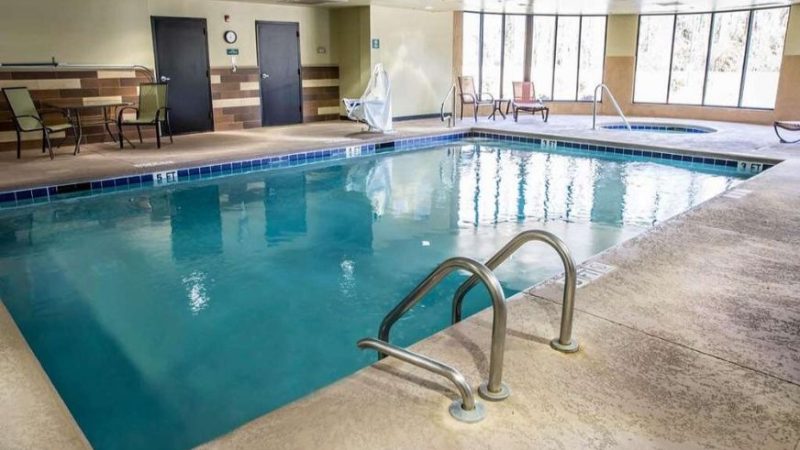 Comfort Suites New Bern, room with private jacuzzi, photo 6
