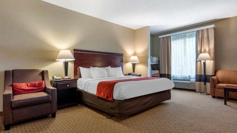 Comfort Suites