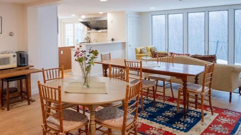 Cooper Hill Inn