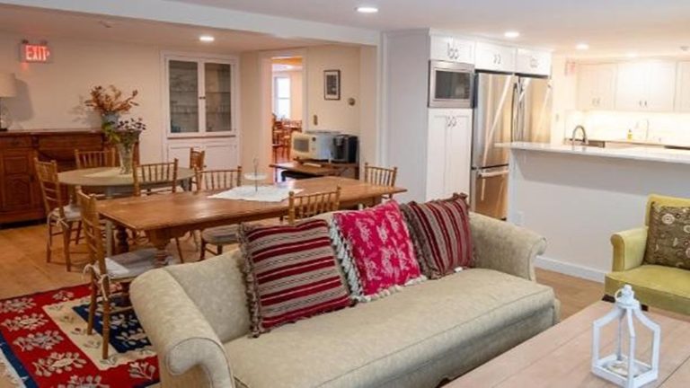 Cooper Hill Inn