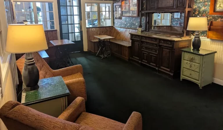 County Clare Irish Inn and Pub