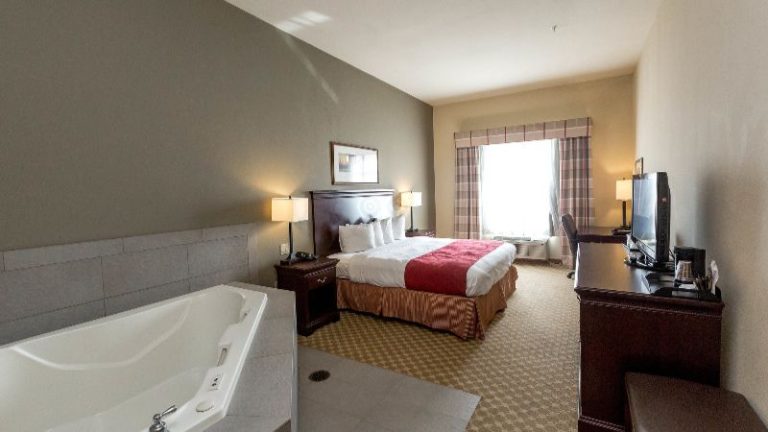 Country Inn & Suites by Radisson, College Station, TX