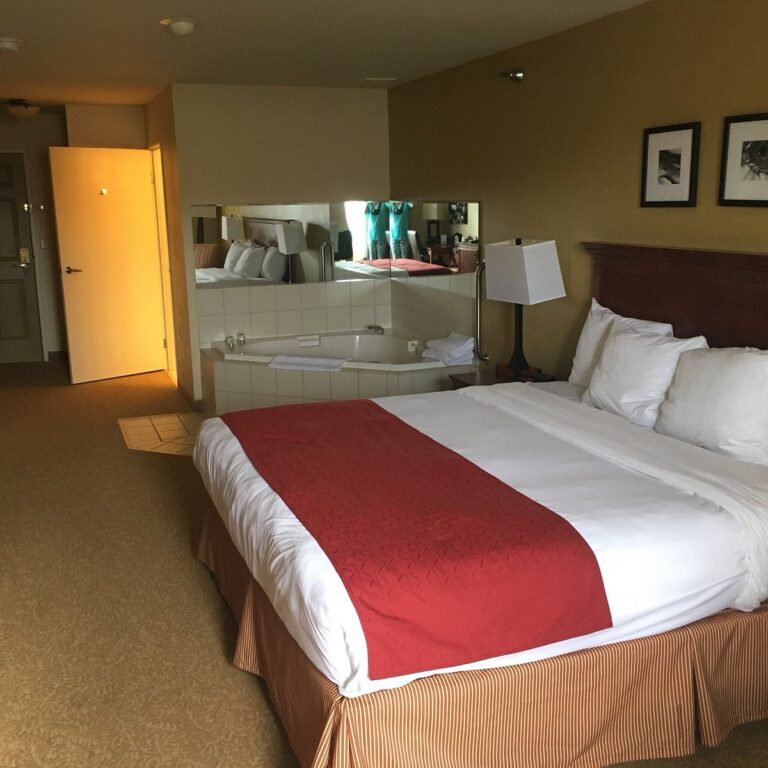 Country Inn & Suites by Radisson, Dakota Dunes, SD